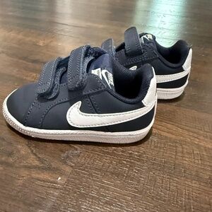 Nike court royal 5c navy and white